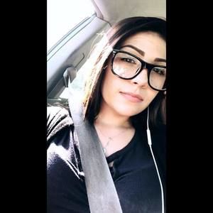 Meet your Posher, Danielle